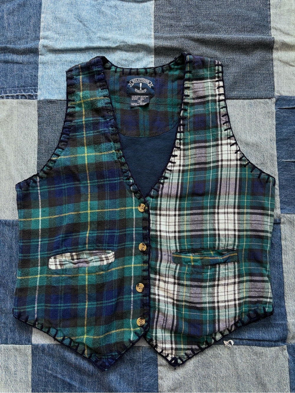 90s solutions ! Plaid flannel vest patchwork blanket stitch green blue cotton M